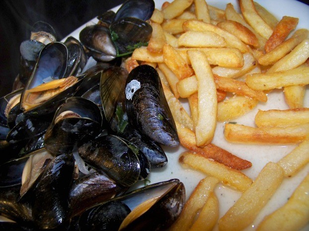 Traditionnelle soirée moules frites et animation dansante samedi 19 octobre